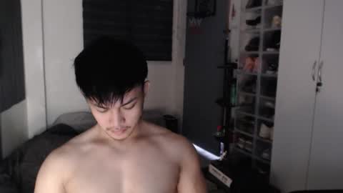 Snapshot of princeadrianx chatting on January 16, 12:36 am Prince Adrian online show from January 16, 12:36 am
