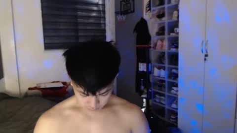 Snapshot of princeadrianx chatting on February 5, 5:23 am Prince Adrian online show from February 5, 5:23 am