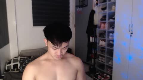 Snapshot of princeadrianx chatting on February 18, 11:50 am Prince Adrian online show from February 18, 11:50 am