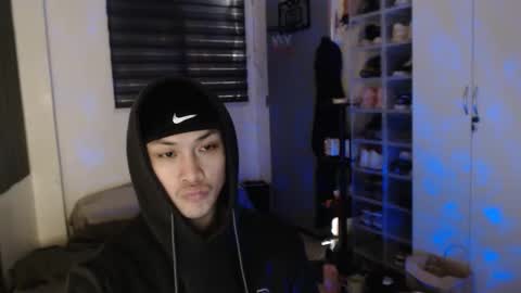 Snapshot of princeadrianx chatting on February 25, 8:35 am Prince Adrian online show from February 25, 8:35 am