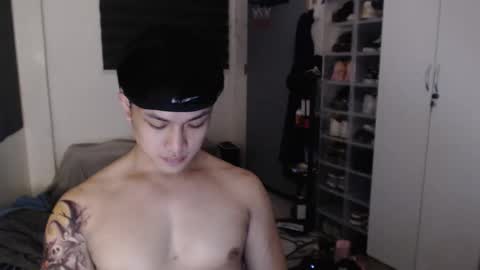 Snapshot of princeadrianx chatting on March 9, 10:52 am Prince Adrian online show from March 9, 10:52 am