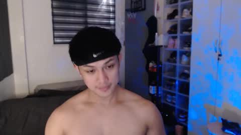 Snapshot of princeadrianx chatting on March 16, 5:55 am Prince Adrian online show from March 16, 5:55 am