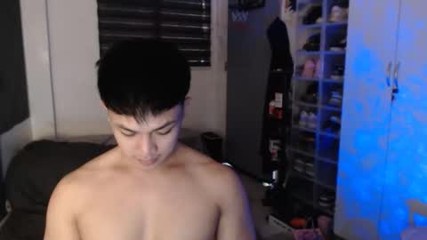 Snapshot of princeadrianx chatting on March 27, 9:10 am Prince Adrian online show from March 27, 9:10 am
