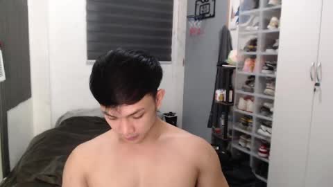 Snapshot of princeadrianx chatting on April 28, 5:51 pm Prince Adrian online show from April 28, 5:51 pm