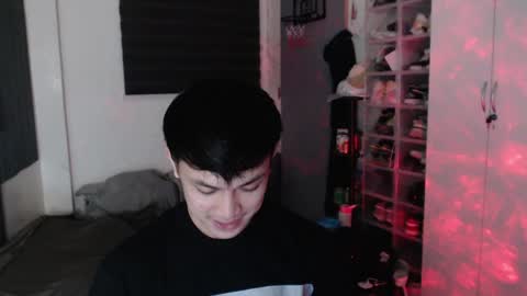Snapshot of princeadrianx chatting on May 18, 6:58 pm Prince Adrian online show from May 18, 6:58 pm