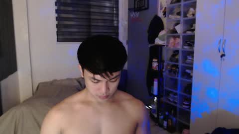 Snapshot of princeadrianx chatting on May 20, 8:31 am Prince Adrian online show from May 20, 8:31 am