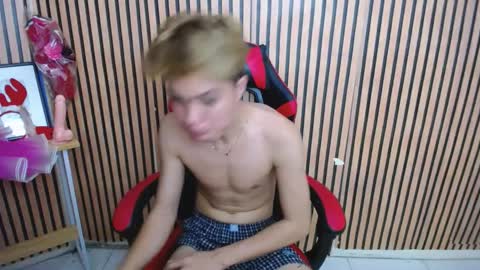 princes_henry online show from February 9, 5:50 am