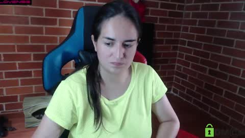 Snapshot of princesa_leia_zathur chatting on April 23, 5:04 pm Leia online show from April 23, 5:04 pm