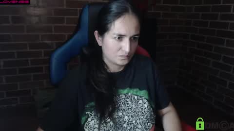 Snapshot of princesa_leia_zathur chatting on April 28, 1:37 am Leia online show from April 28, 1:37 am
