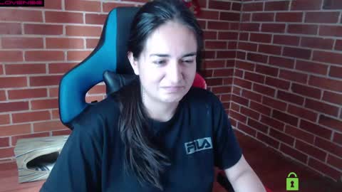 Snapshot of princesa_leia_zathur chatting on May 11, 2:34 pm Leia online show from May 11, 2:34 pm