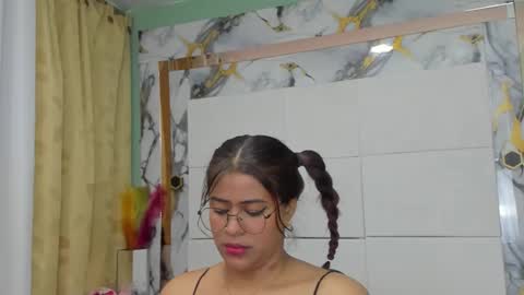 PrincesANDdark online show from November 30, 3:49 pm