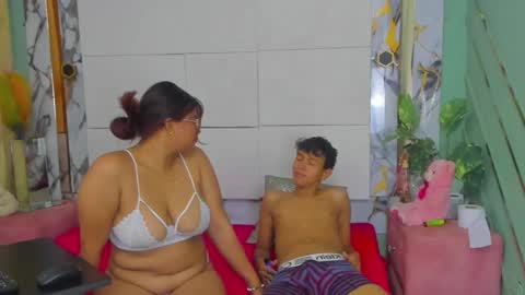 PrincesANDdark online show from December 19, 1:18 pm