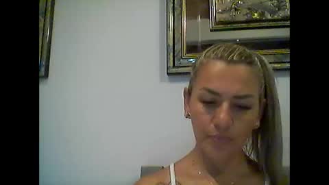 princesita2102 online show from April 15, 2:51 am