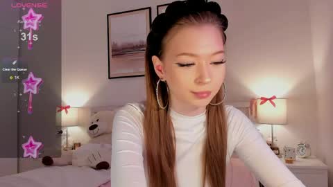 Princess Diana online show from March 15, 7:53 pm