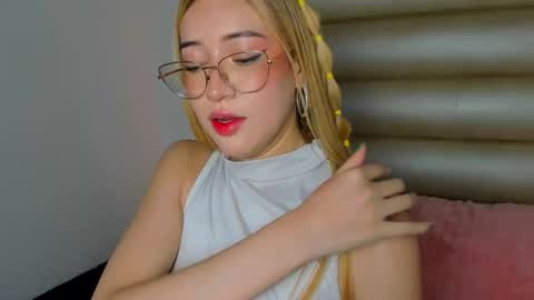 princess_tokyo_ online show from January 16, 7:51 pm