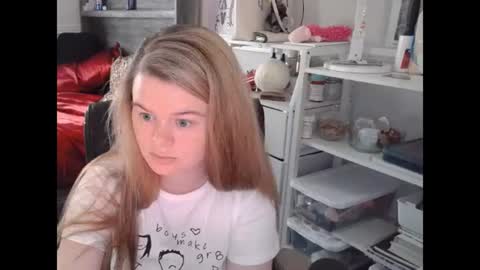 Snapshot of princessbunny420 chatting on June 17, 6:09 pm princessbunny420 online show from June 17, 6:09 pm