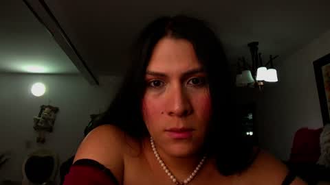 Snapshot of princessdaisy001 chatting on June 18, 12:11 am princessdaisy001 online show from June 18, 12:11 am