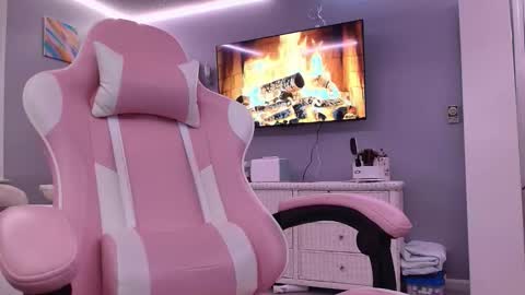 Snapshot of princesselysia99 chatting on January 31, 11:47 pm Princess Elysia online show from January 31, 11:47 pm