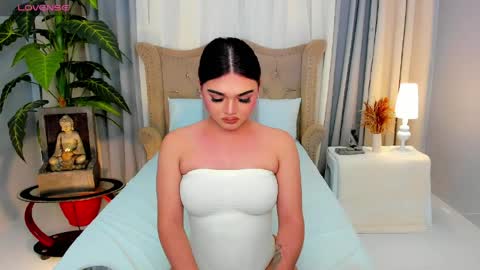Snapshot of princesshugecumontop chatting on April 14, 2:56 pm PrincessDONT FORGET TO FOLLOW ME online show from April 14, 2:56 pm