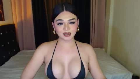 Snapshot of princesshugecumontop chatting on April 25, 4:26 pm PrincessDONT FORGET TO FOLLOW ME online show from April 25, 4:26 pm