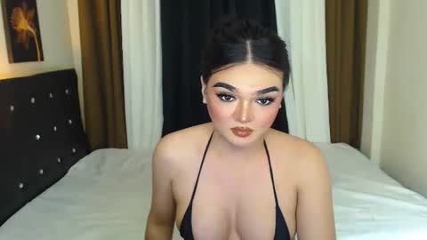 Snapshot of princesshugecumontop chatting on April 29, 4:33 pm PrincessDONT FORGET TO FOLLOW ME online show from April 29, 4:33 pm