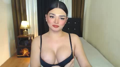 Snapshot of princesshugecumontop chatting on May 1, 6:56 pm PrincessDONT FORGET TO FOLLOW ME online show from May 1, 6:56 pm