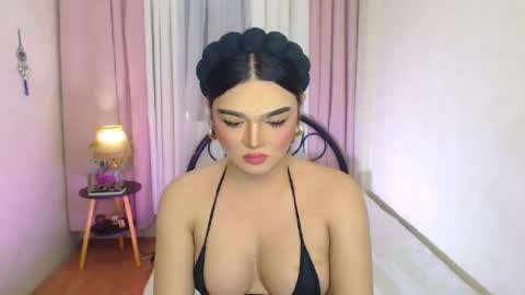 Snapshot of princesshugecumontop chatting on June 18, 9:14 am PrincessDONT FORGET TO FOLLOW ME online show from June 18, 9:14 am
