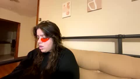 Snapshot of princesslaylaa chatting on October 4, 1:47 am princessviccxo online show from October 4, 1:47 am