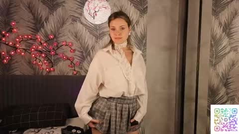Hina online show from May 11, 4:04 pm
