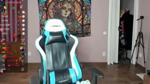 Di online show from April 16, 8:26 am