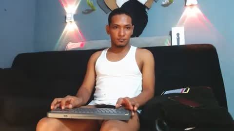 Snapshot of prometo23cm chatting on July 4, 3:24 am Grande y Gruesa online show from July 4, 3:24 am