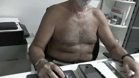 Snapshot of proplan chatting on August 6, 3:58 pm mature hairy guy online show from August 6, 3:58 pm