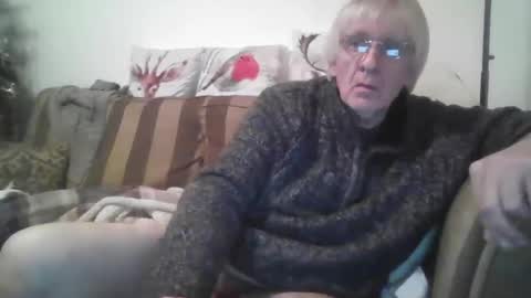 Snapshot of proudwelshman chatting on December 25, 10:16 pm proudwelshman online show from December 25, 10:16 pm