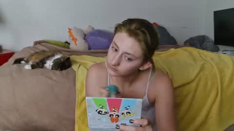 Oli online show from July 22, 6:22 pm