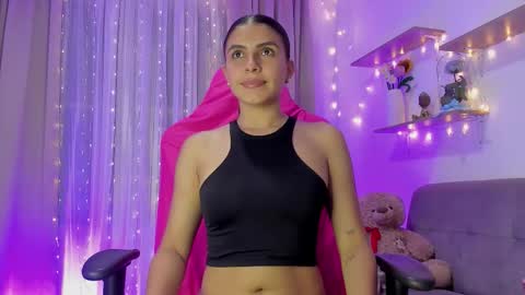 Snapshot of prvncessa_10 chatting on February 1, 4:33 am INDEPENDENT MODEL online show from February 1, 4:33 am