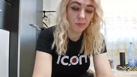 Pryncess sweety online show from November 13, 8:35 am