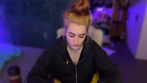 Queen of Pain online show from May 16, 7:34 pm