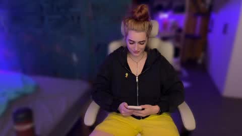 Queen of Pain online show from May 16, 7:45 pm