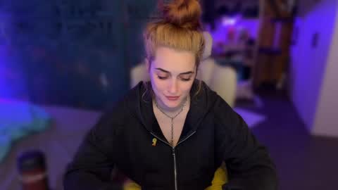 Queen of Pain online show from May 16, 8:07 pm