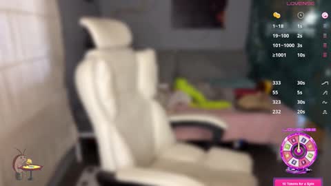 Queen of Pain online show from September 12, 1:44 pm