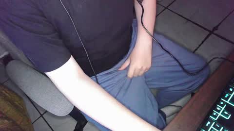 your mysterious man online show from April 9, 2:22 am