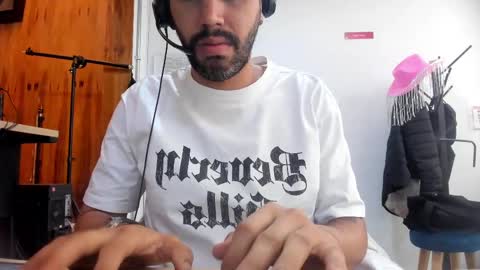 Snapshot of puch16 chatting on March 1, 5:05 pm Diego online show from March 1, 5:05 pm