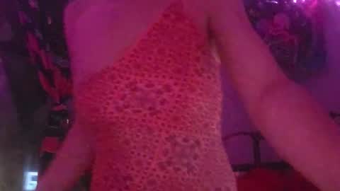 Snapshot of puddled_wonderland chatting on October 13, 1:27 am puddled_wonderland online show from October 13, 1:27 am