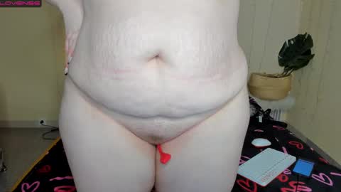 Snapshot of puffybun chatting on March 5, 11:49 pm puffybun online show from March 5, 11:49 pm