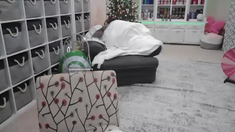 Puggie -  online show from December 14, 11:01 pm