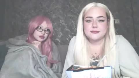Snapshot of puhatka chatting on June 24, 6:40 pm puhatka online show from June 24, 6:40 pm