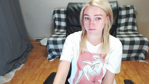 Polly online show from December 7, 4:03 pm