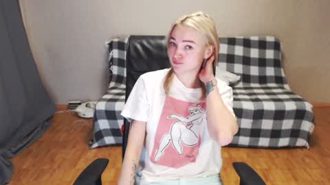 Polly online show from December 10, 3:52 am