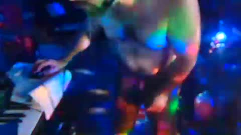 Snapshot of punkrunr083 chatting on September 19, 8:49 am punkrunr083 online show from September 19, 8:49 am