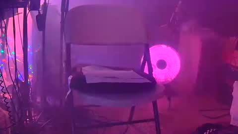 Snapshot of punkrunr083 chatting on November 9, 8:56 am punkrunr083 online show from November 9, 8:56 am